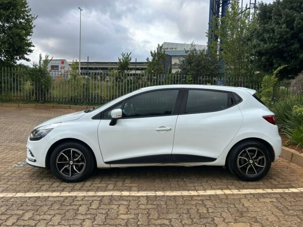 2019 WHITE RENAULT CLIO IV PH2 900T - Image 2