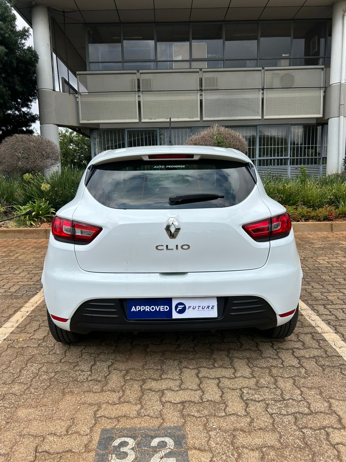 2019 WHITE RENAULT CLIO IV PH2 900T - Image 4