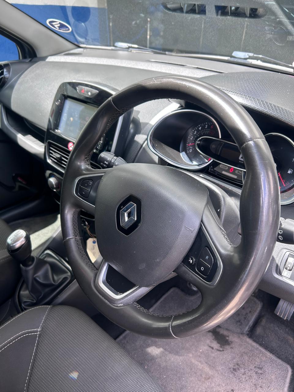 2019 GREY RENAULT CLIO IV AUTHENTIQUE - Image 4