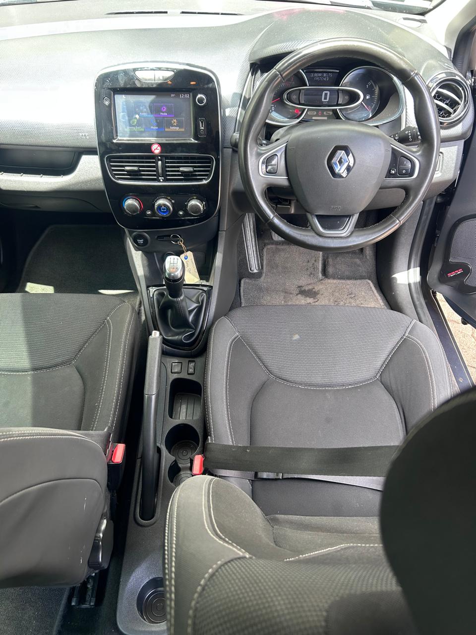 2019 GREY RENAULT CLIO IV AUTHENTIQUE - Image 5