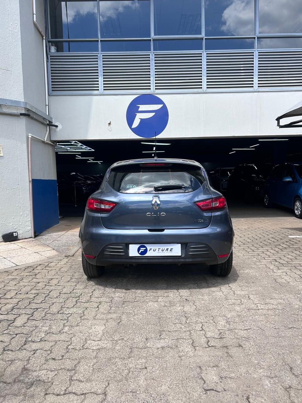 2019 GREY RENAULT CLIO IV AUTHENTIQUE - Image 2