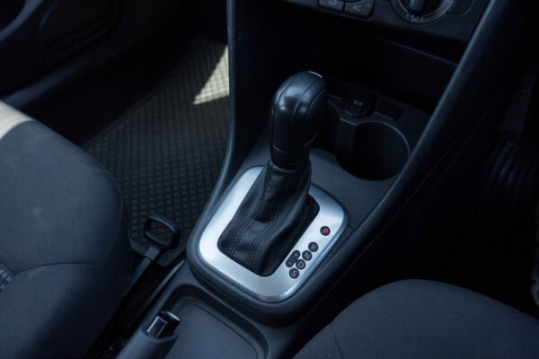 2018 WHITE POLO VIVO COMFORTLINE AUTO - Image 4