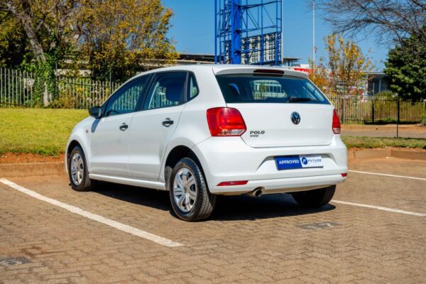 2018 WHITE POLO VIVO COMFORTLINE AUTO - Image 3