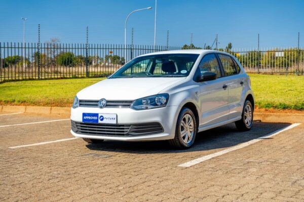 2018 WHITE POLO VIVO COMFORTLINE AUTO