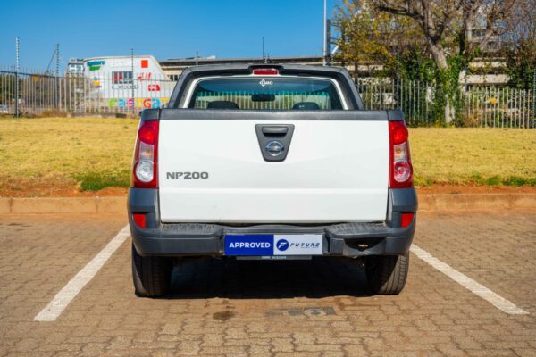 2018 WHITE NISSAN NP200 1.6 - Image 5