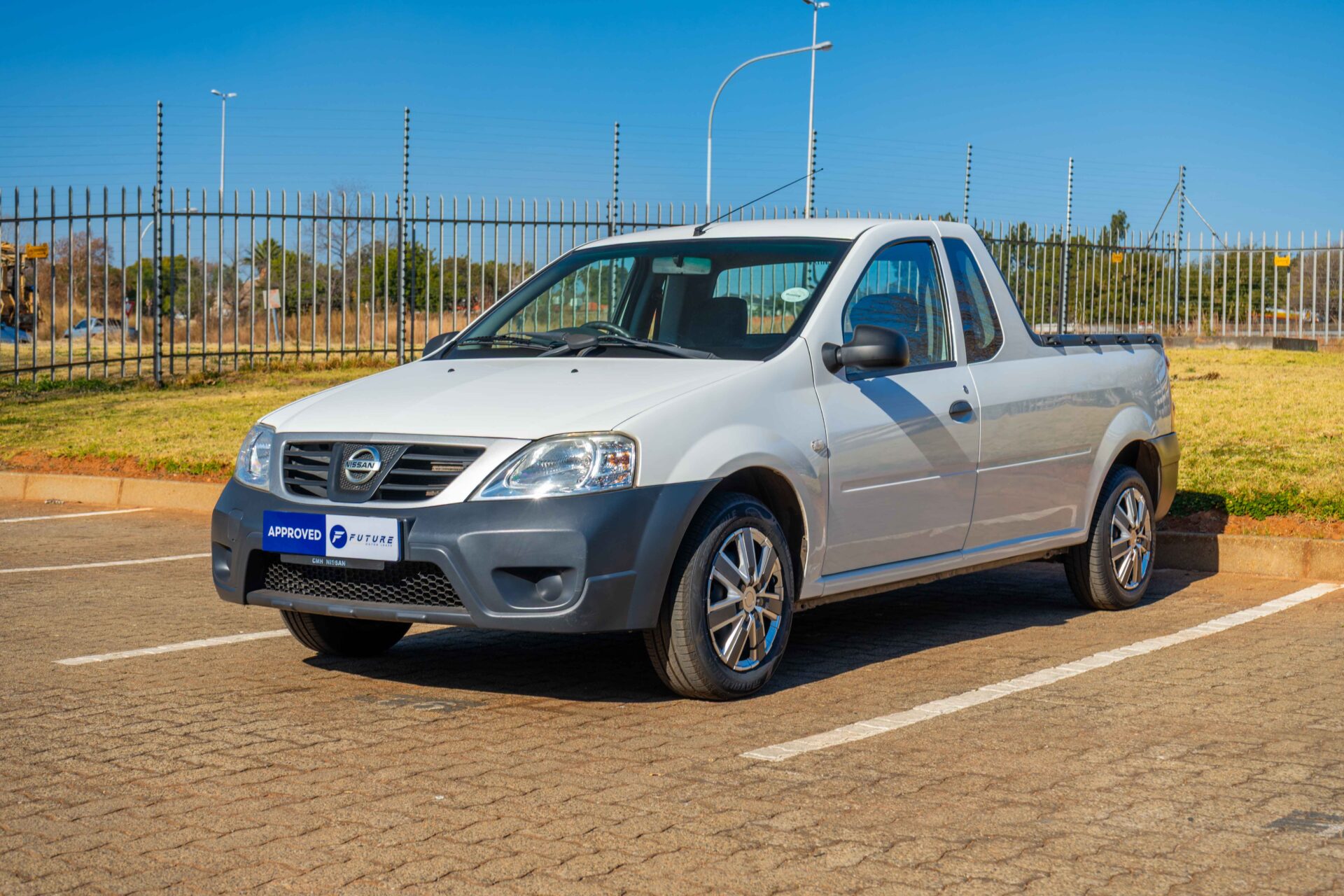 2018 WHITE NISSAN NP200 1.6 - Image 4