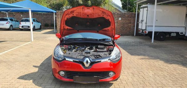 2015 RENAULT CLIO IV 900T MANUAL - Image 6