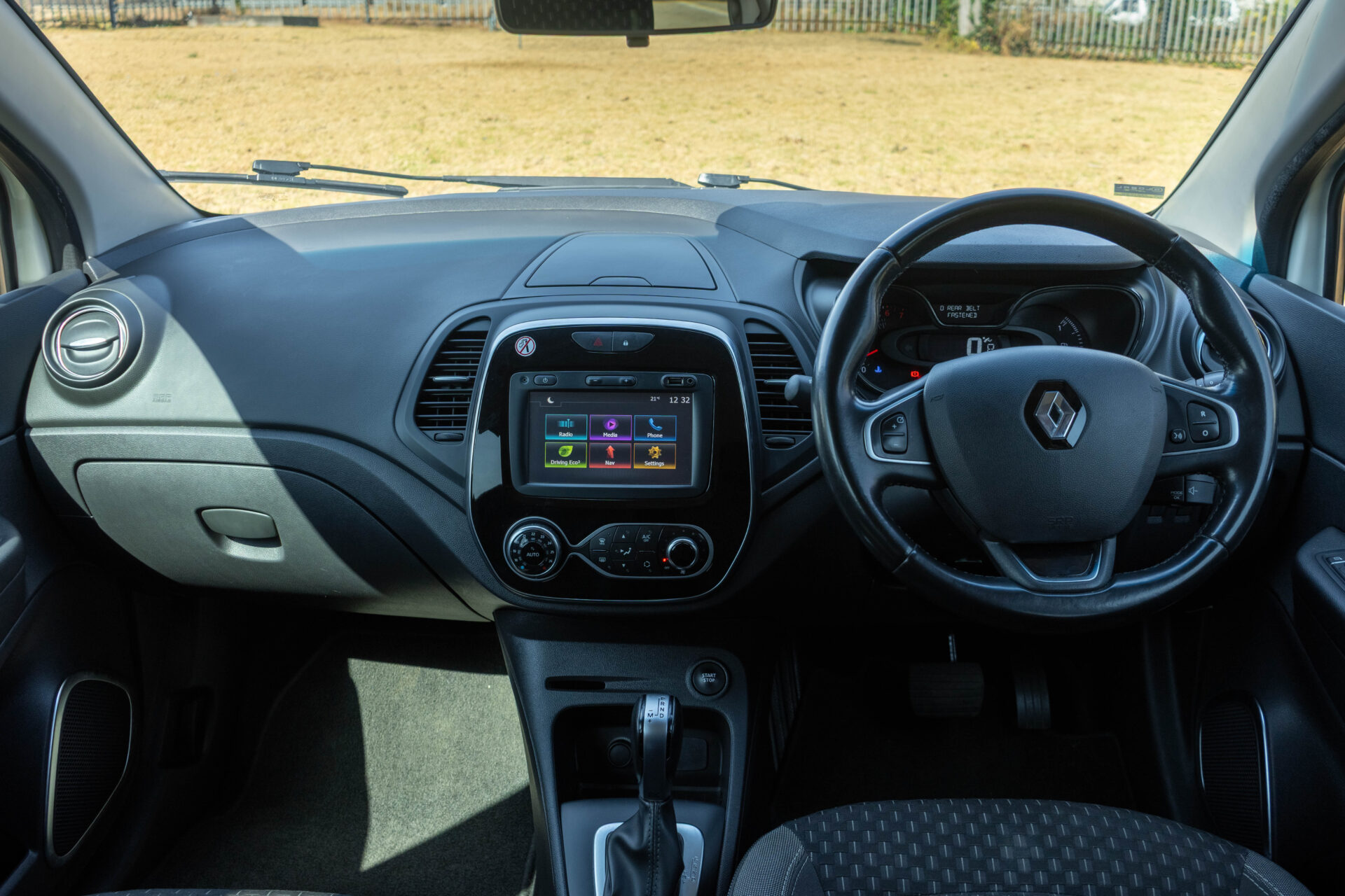 2018 WHITE RENAULT CAPTUR DYNAMIC AUTOMATIC 1.2T - Image 4