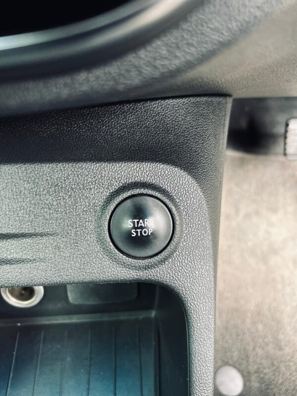 2018 WHITE RENAULT CAPTUR DYNAMIC AUTOMATIC 1.2T - Image 4