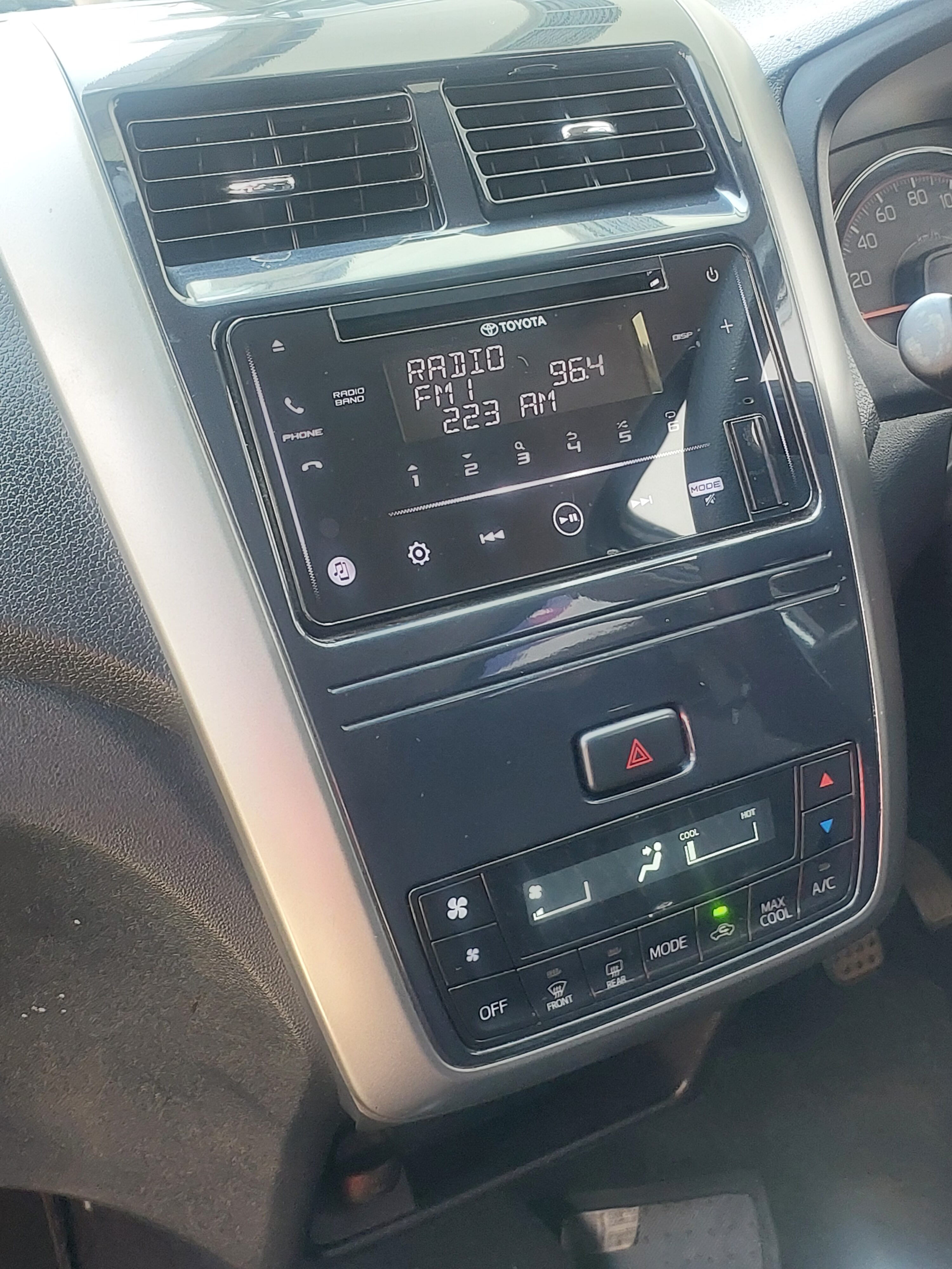 2023 SILVER TOYOTA AGYA 1.0 - Image 6