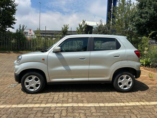 2022 SILVER SUZUKI S-PRESSO 1.0 GL+ MANUAL - Image 2