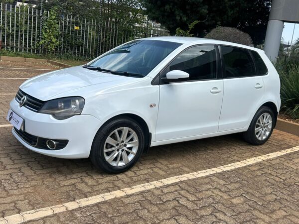 2017 WHITE VW POLO VIVO 1.6 COMFORTLINE - Image 2