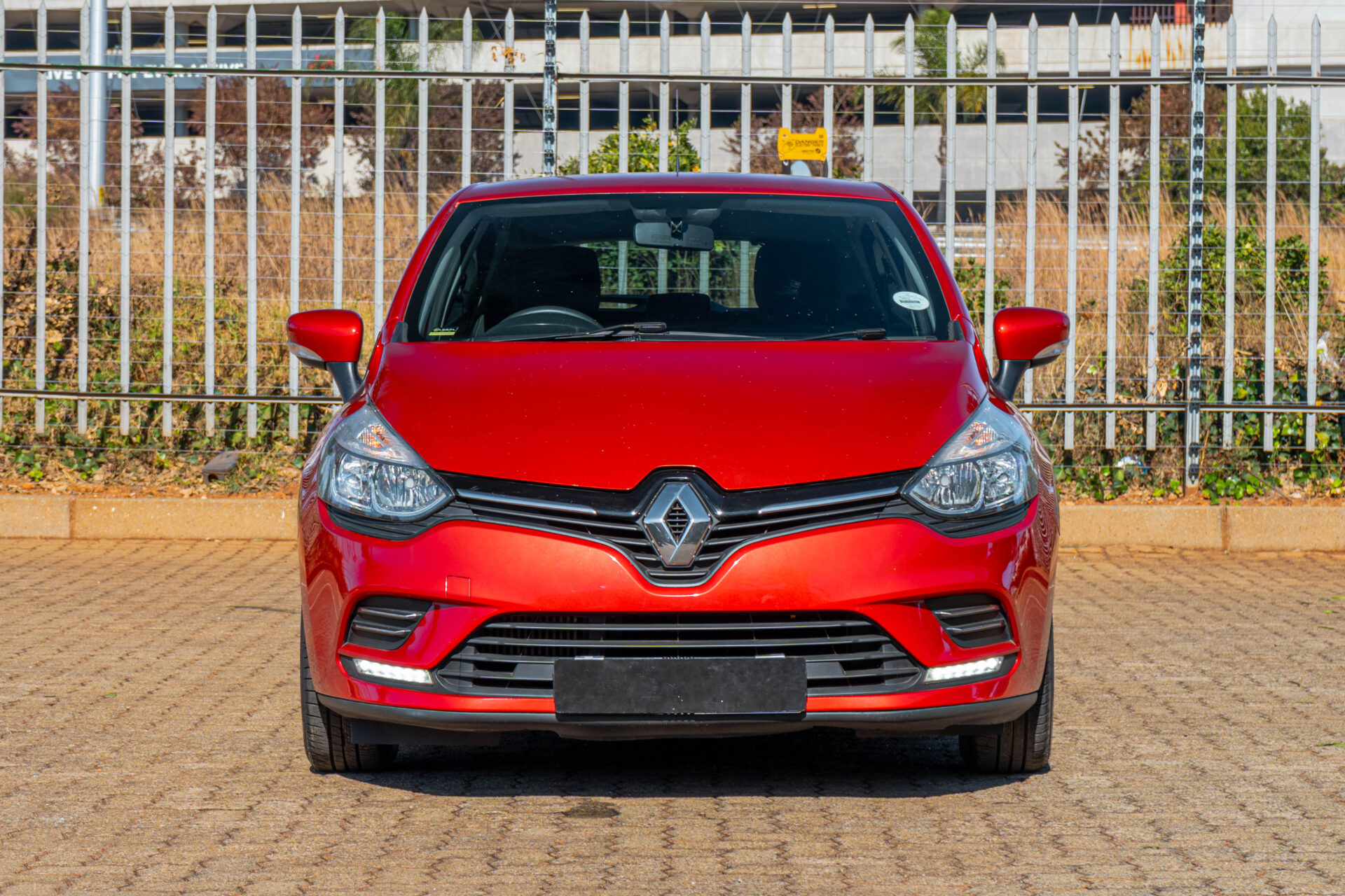 2015 RED RENAULT CLIO IV 900T - COMING SOON
