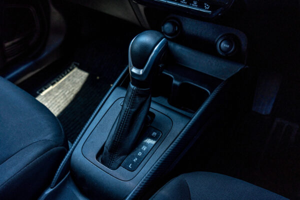 2023 WHITE TOYOTA STARLET XS AUTOMATIC - Image 4