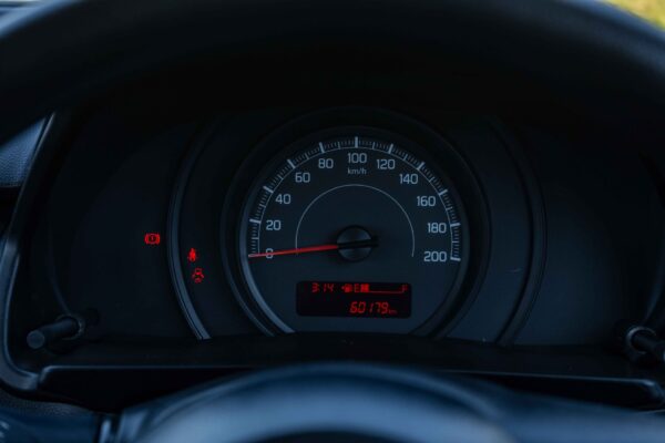 2022 SILVER SUZUKI SWIFT 1.2 GA MANUAL - Image 2