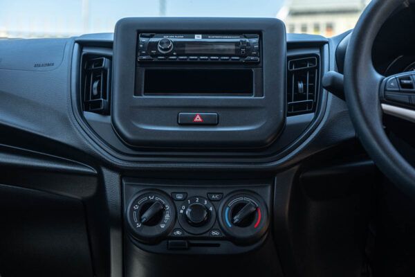 2023 TOYOTA VITZ - Image 5