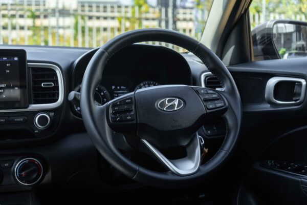 2022 HYUNDAI VENUE TGDI FLUID DCT 1.0 AUTO - Image 5