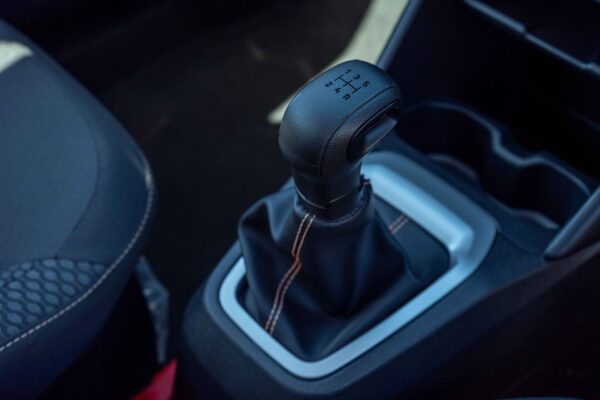 BRAND NEW 2025 WHITE CITROEN C3 1.2 FEEL - Image 5
