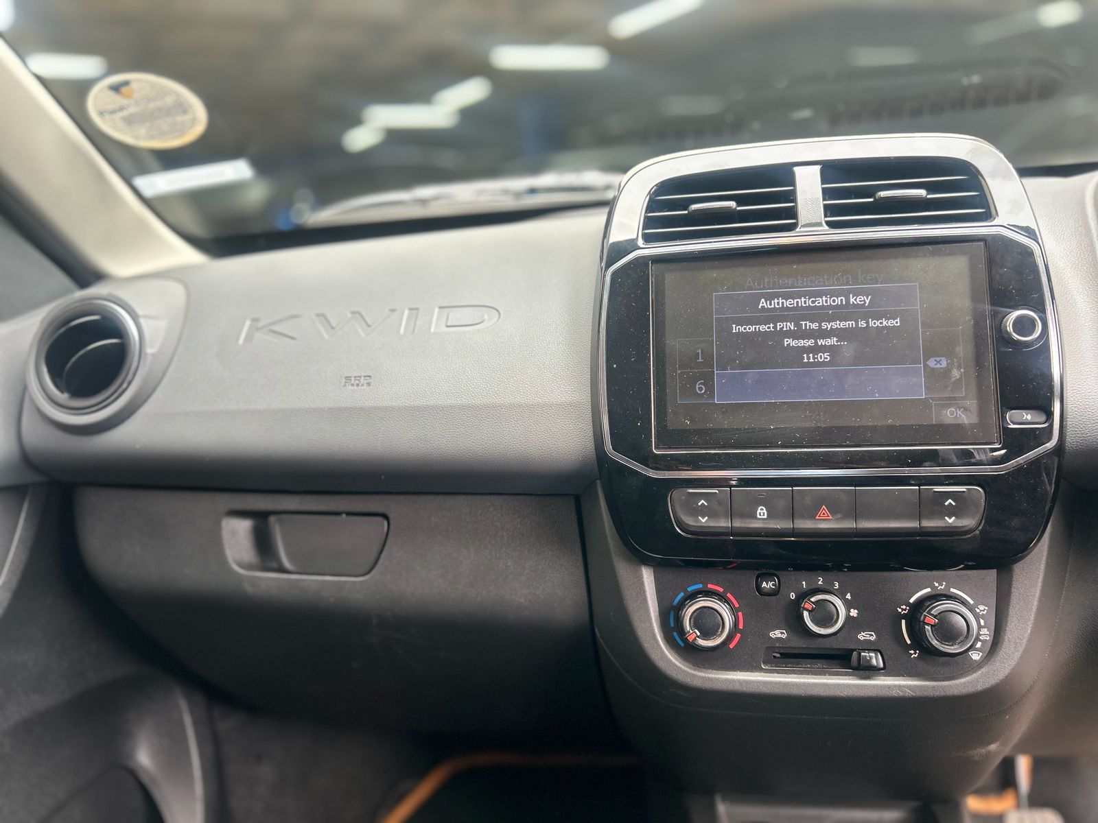 2020 SILVER RENAULT KWID 1.0 DYNAMIQUE MANUAL - Image 2