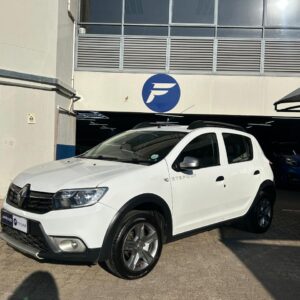 2019 WHITE RENAULT SANDERO STEPWAY EXPRESSION