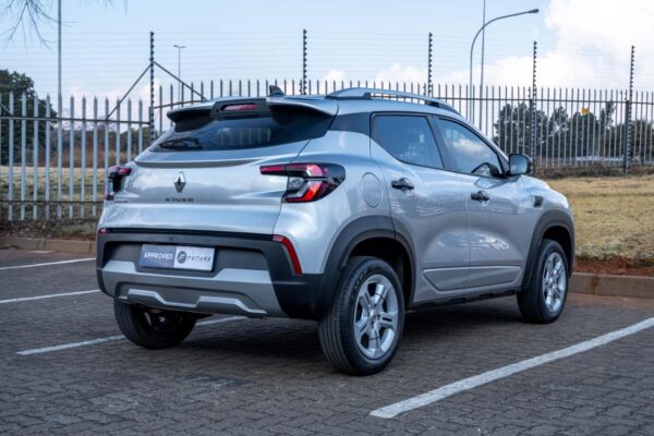 2022 SILVER RENAULT KIGER 1.0 ENERGY ZEN - Image 4