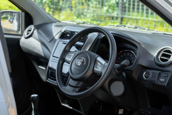 2023 SILVER TOYOTA AGYA MT 1.0 MANUAL - Image 5