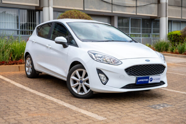 2018 WHITE FORD FIESTA ECOBOOST TREND - Image 2