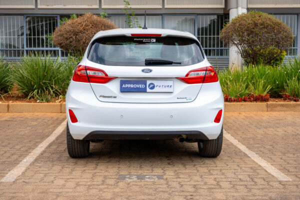 2018 WHITE FORD FIESTA ECOBOOST TREND - Image 4