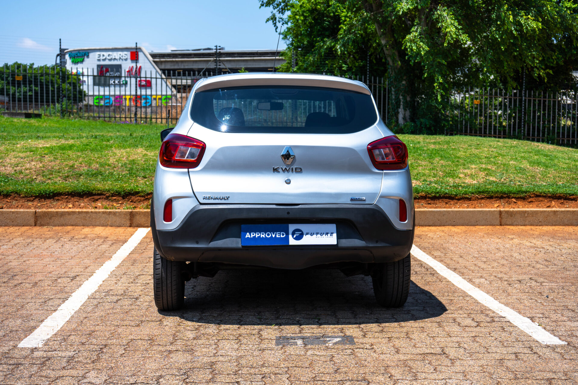 2020 SILVER RENAULT KWID DYNAMIQUE 5DR- COMING SOON - Image 4