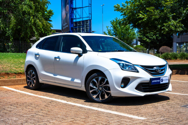 2021 WHITE TOYOTA STARLET - Image 5