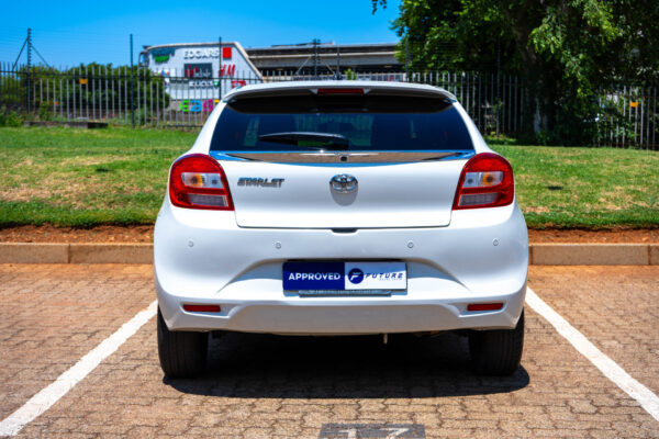 2021 WHITE TOYOTA STARLET - Image 3
