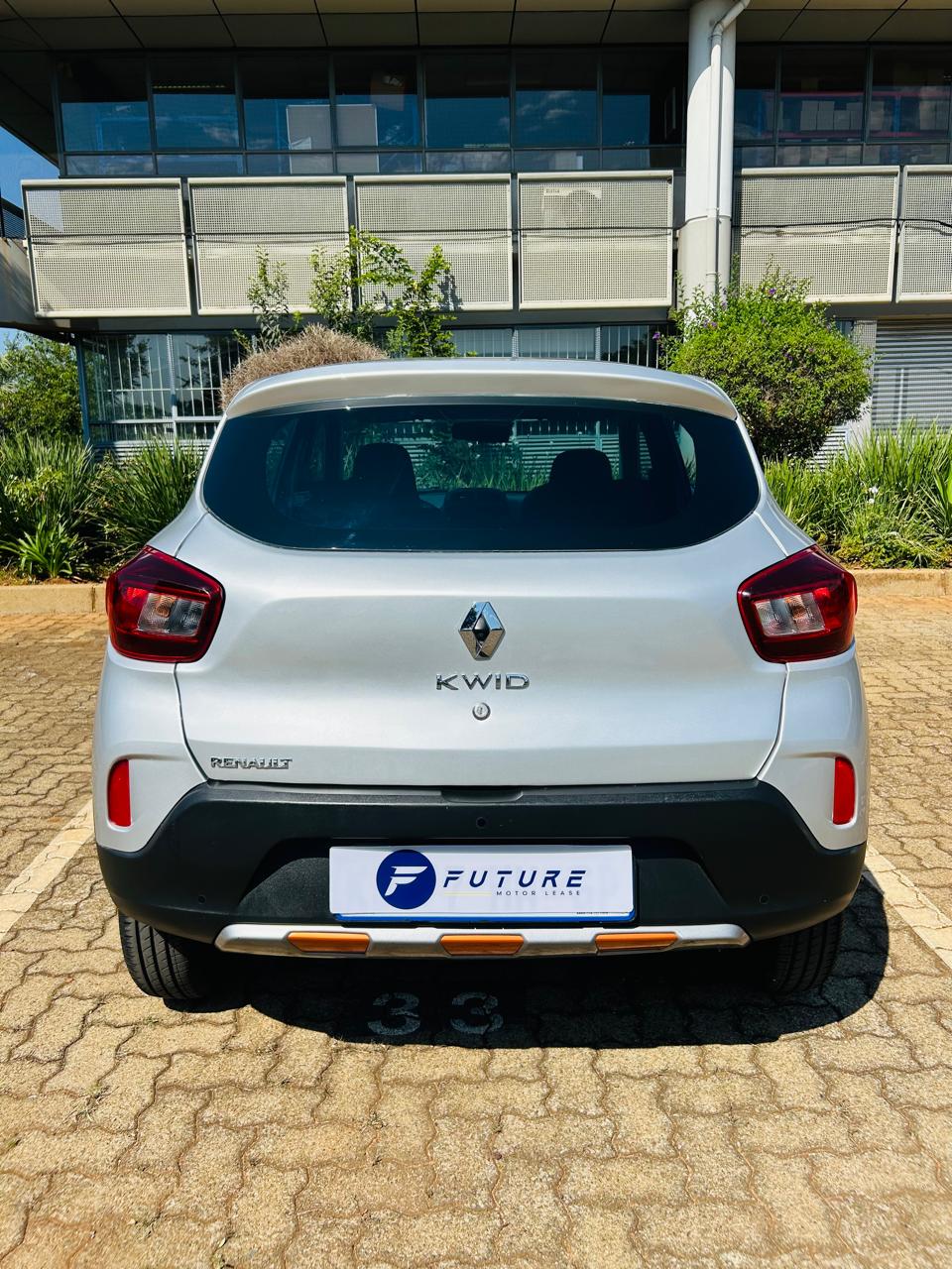 2022 SILVER RENAULT KWID 1.0 DYNAMIQUE MANUAL - Image 3