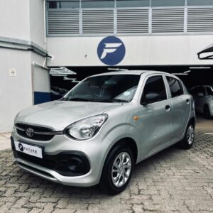 2023 SILVER TOYOTA VITZ (52P)