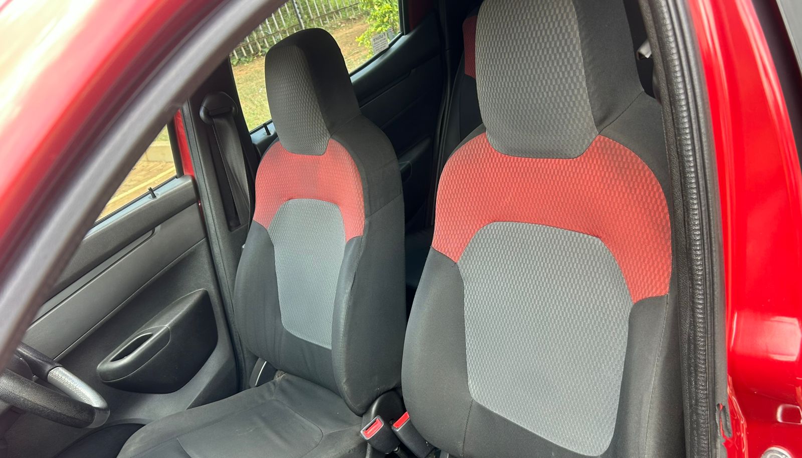 2017 RED RENAULT KWID DYNAMIQUE 5DR - Image 5