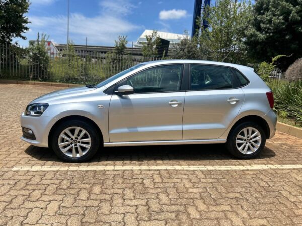 2024 SILVER VW POLO VIVO COMFORTLINE AUTOMATIC - Image 6