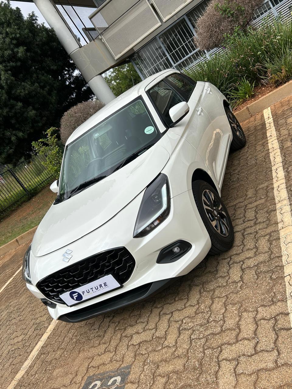 2025 WHITE SUZUKI SWIFT GLX 1.2 - Image 2