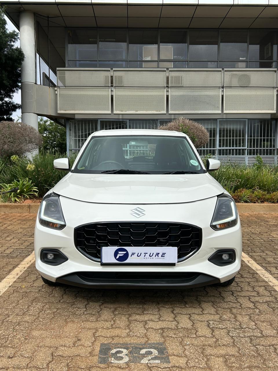 2025 WHITE SUZUKI SWIFT GLX 1.2