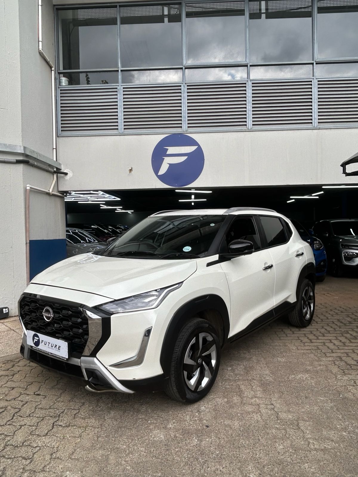 2025 WHITE NISSAN MAGNITE 1.0 MANUAL