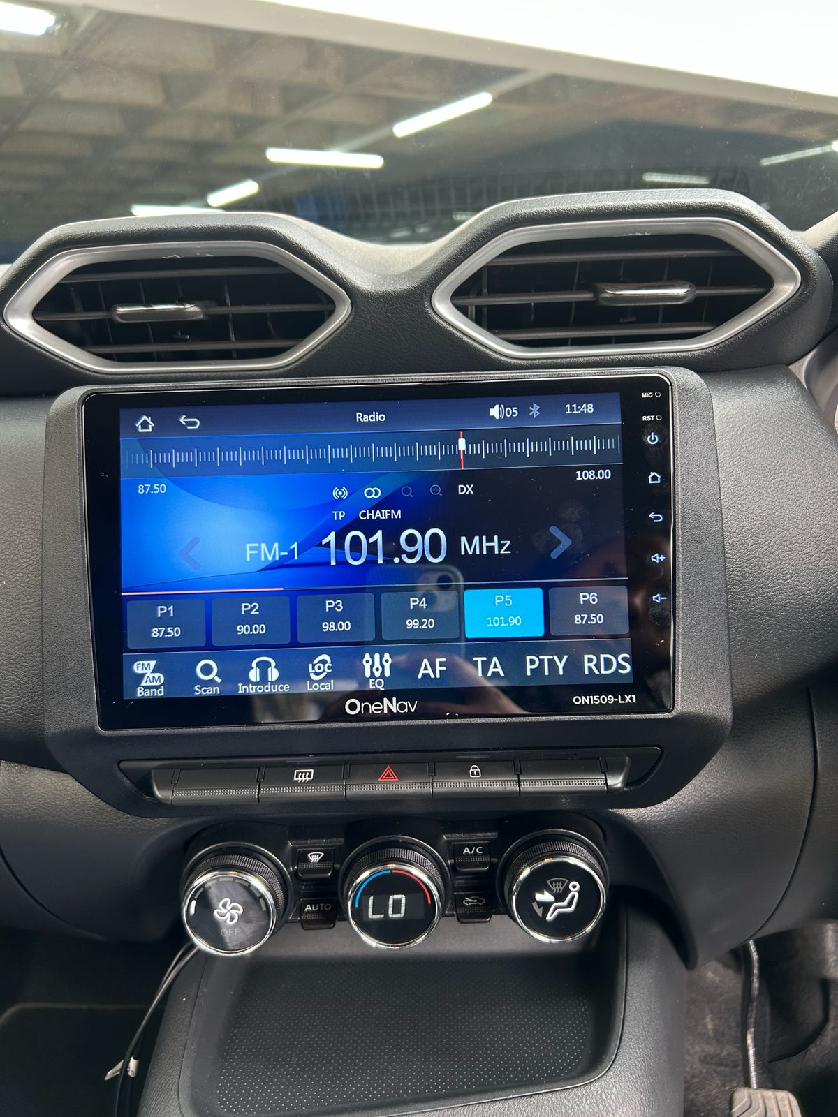 2025 WHITE NISSAN MAGNITE 1.0 MANUAL - Image 4