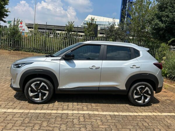 2025 SILVER NISSAN MAGNITE VISIA AUTOMATIC 1.0 - Image 2