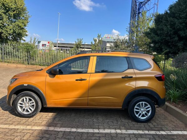 2022 YELLOW RENAULT TRIBER 1.0 EXPRESSION - Image 2