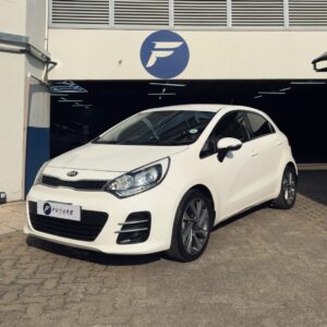2015 WHITE KIA RIO TEC 5DR