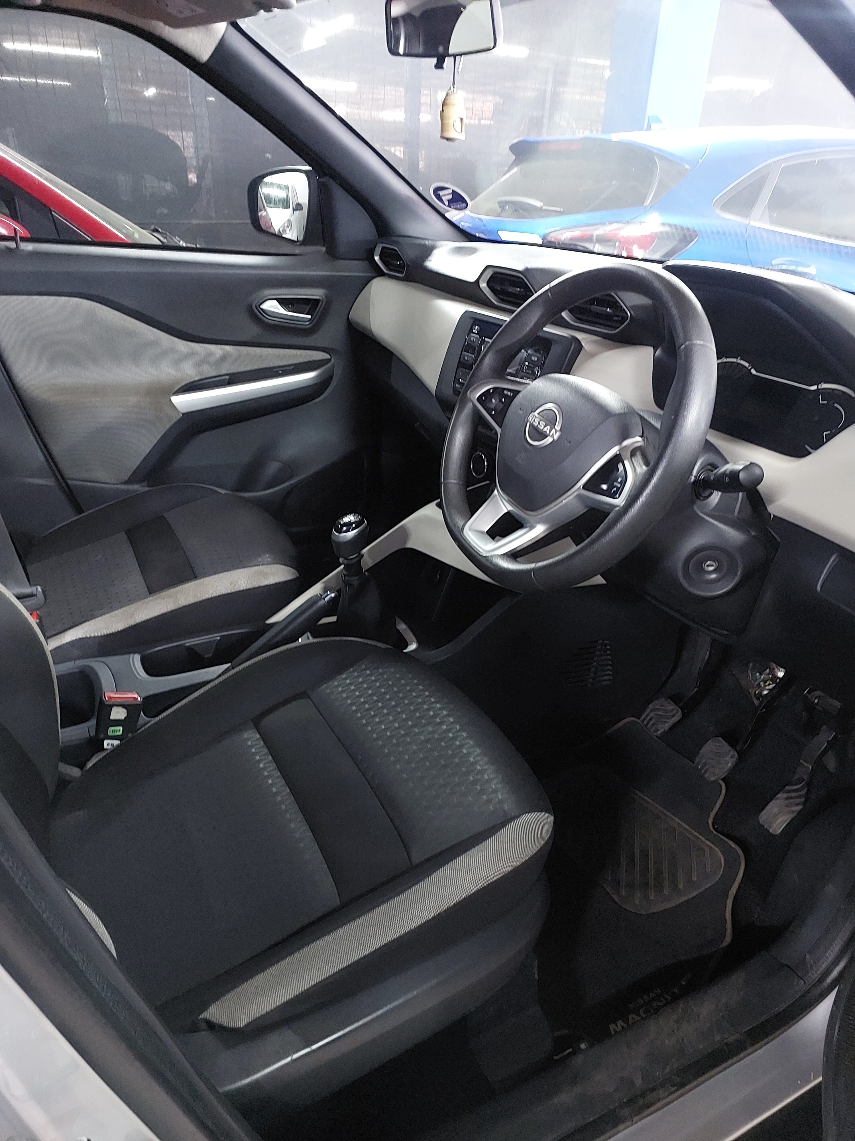 2023 NISSAN MAGNITE VISIA, SILVER - Image 8