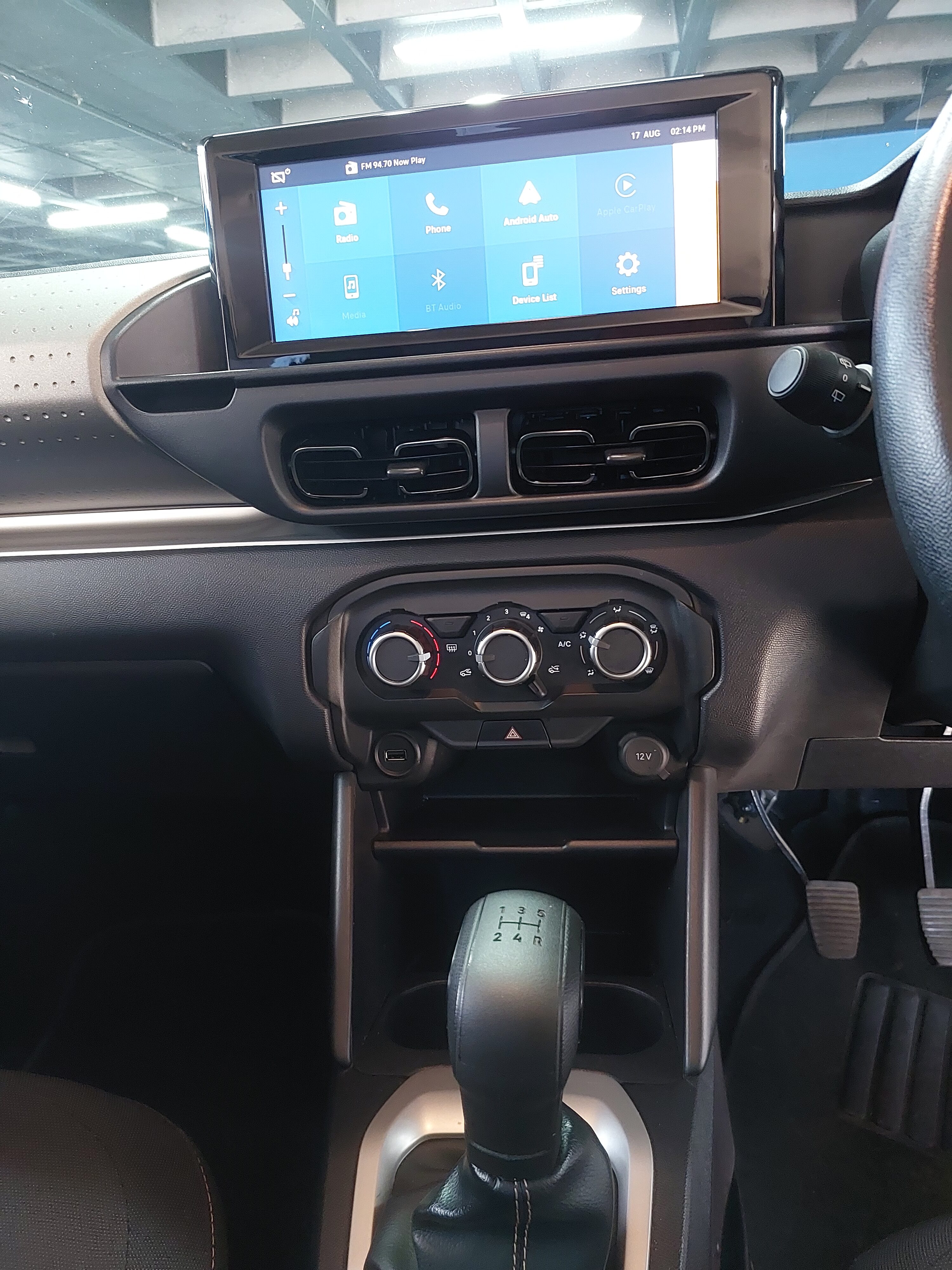 2016 VW POLO VIVO TRENDLINE SEDAN - Image 2