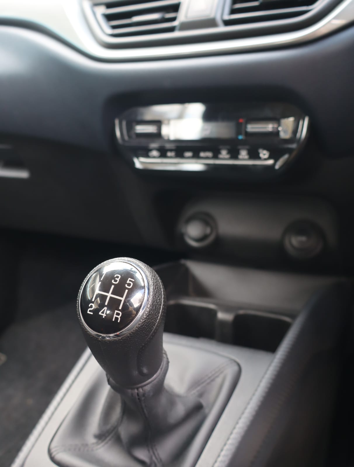 2023 GREY TOYOTA STARLET XI - Image 4