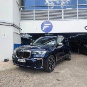 2021 BLUE BMW X7 M50D