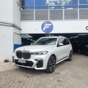 2021 WHITE BMW X7 M50D